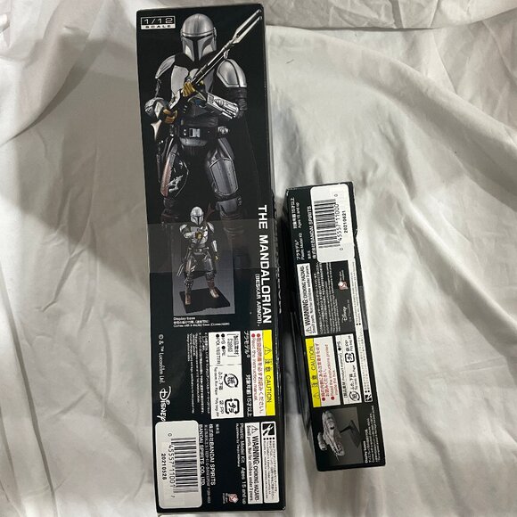 NIB Star Wars The Mandalorian Beskar Armor & Razor Crest Ship Bandai Model Kits - Picture 5 of 11